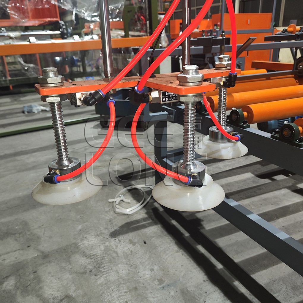 Pemuat kayu lapis otomatis tipe vakum