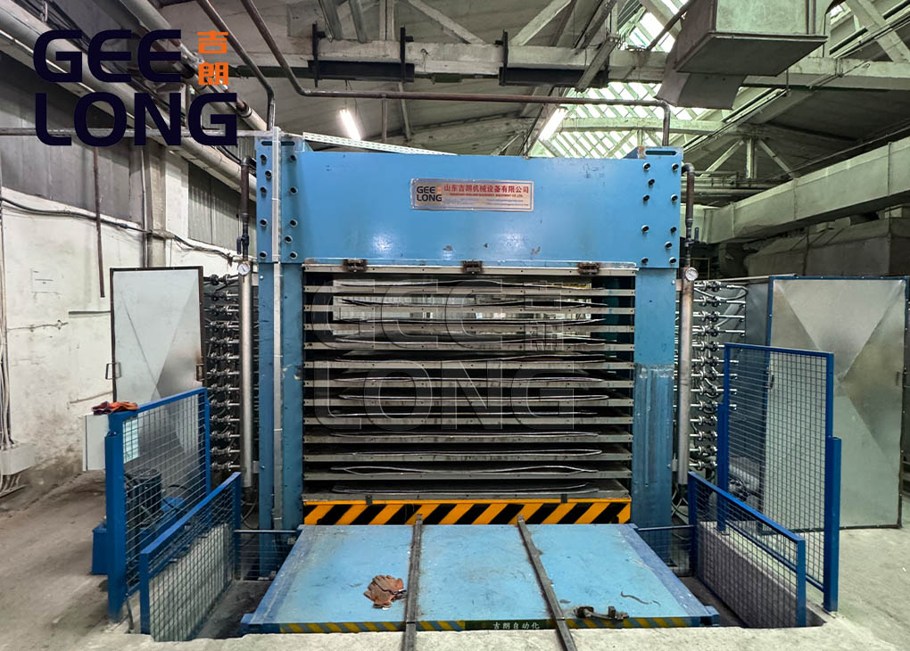 Mesin Press Panas Kayu Lapis China BERKUALITAS TINGGI GEELONG