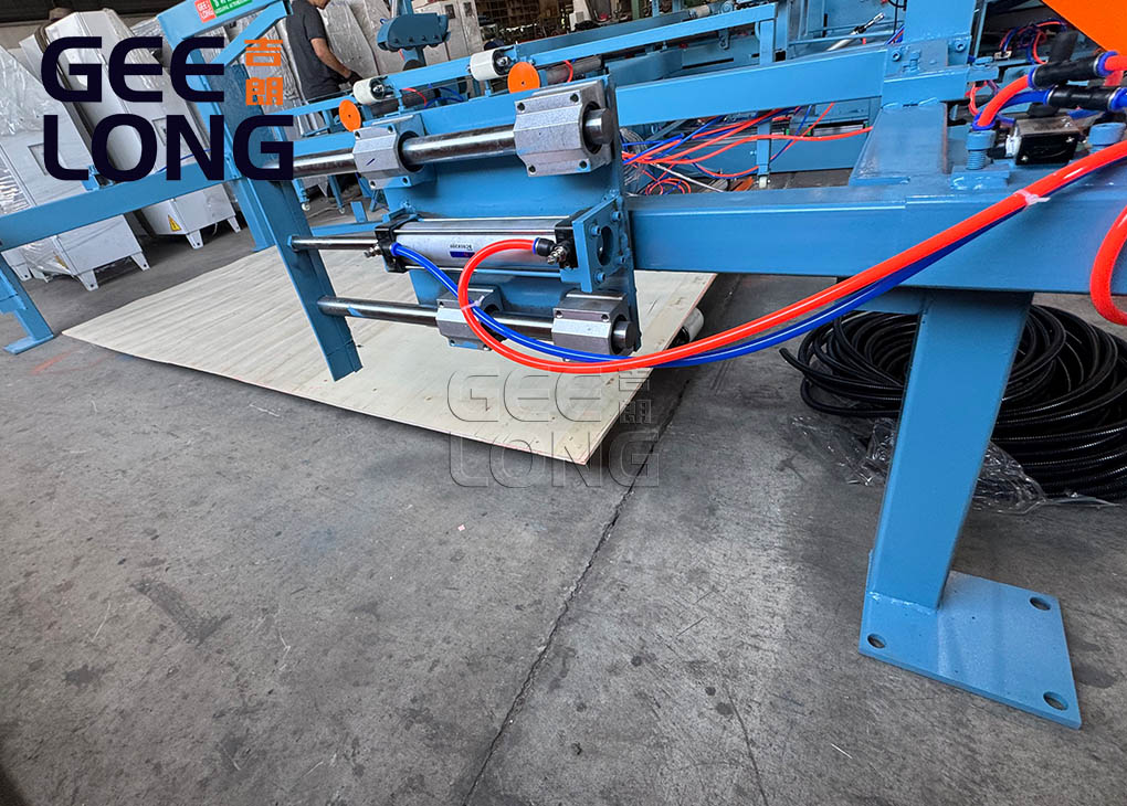 Mesin Pemotong Kayu Lapis Otomatis Canggih Ukuran Khusus Mesin Pemangkas Geelong