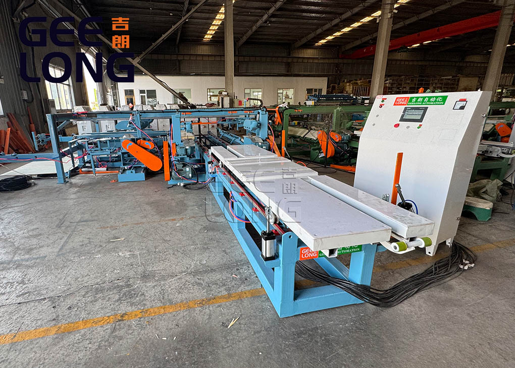 Mesin Pemotong Kayu Lapis Otomatis Canggih Ukuran Khusus Mesin Pemangkas Geelong