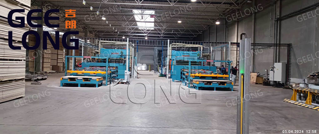 Mesin Press Panas Kayu Lapis Permukaan Film Otomatis