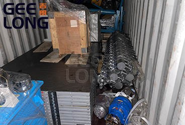 GEELONG mengeksport mesin pengering akhbar, mesin serpihan kayu dan mesin mengelupas ke Indonesia